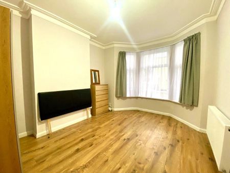 4 bedroom terraced house to rent - Photo 3