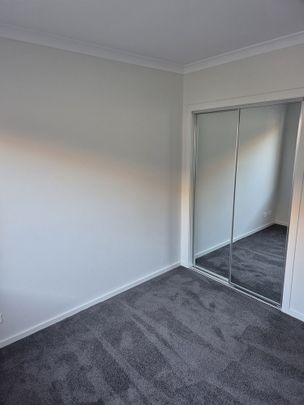 4-bedroom shared house, Mentelle Street - Photo 1