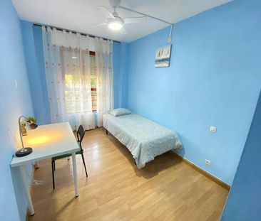 Calle del Cabo Machichaco, Madrid, Community of Madrid 28053 - Photo 2