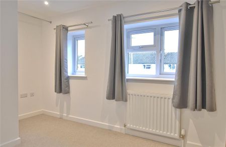 2 bedroom semi-detached house to rent - Photo 4