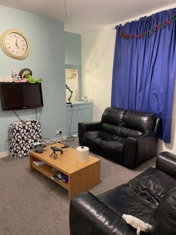 4 bedroom private hall to rent - Photo 5