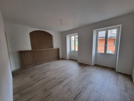 Magnifique appartement rénové de 3,5 pièces au 1er étage avec grand balcon - Photo 4
