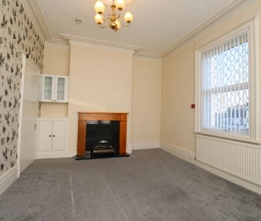 To Let 2 Bed Flat - Photo 1