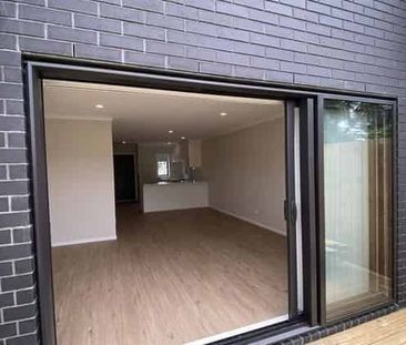 Townhouse in Ranui - Photo 3