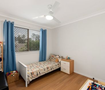 Exquisite Three Bedroom Townhouse - Photo 6