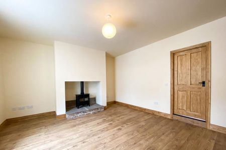 2 bedroom terraced house to rent - Photo 2