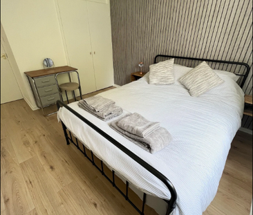 1 Bedroom Home – Medium Let - Photo 2