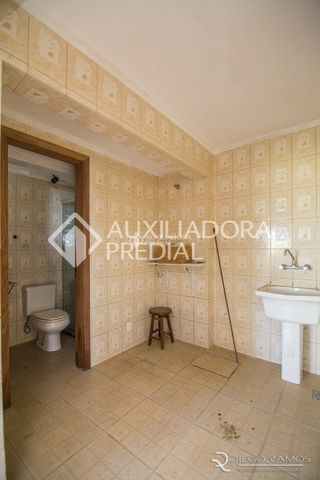 Casa com 3 quartos e 331m² para alugar em Teresópolis, Porto Alegre. - Photo 5