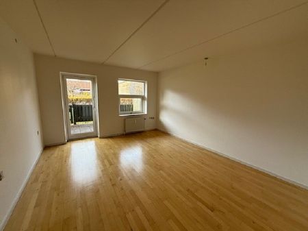 Skøn 2-værelses lejlighed i roligt kvarter - Photo 2