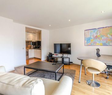 1 bedroom flat to rent - Photo 2