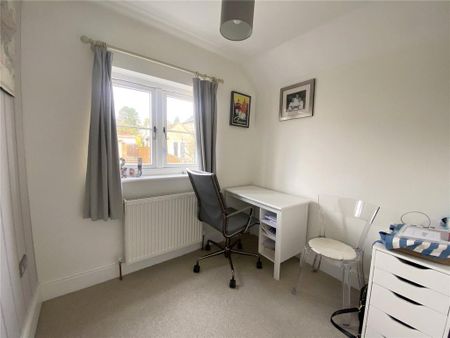 3 bedroom terraced house to rent - Photo 4