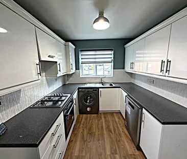 3 bedroom end of terrace house to rent - Photo 6