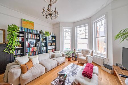 3 bedroom flat to rent - Photo 4