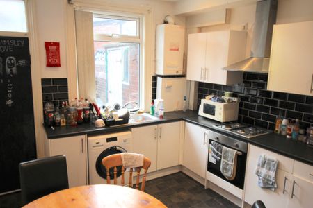 3 Bed - 15 Beamsley Grove, Hyde Park, Leeds - LS6 1LA - Student - Photo 4