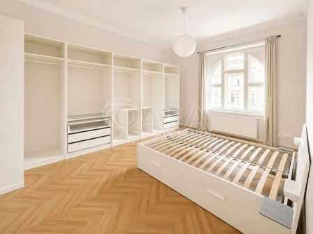 Nabízíme k pronájmu krásný prostorný byt 3+kk 107 m - Фото 4