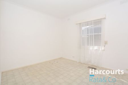 Charming 3-Bedroom Home in Thomastown - Photo 3