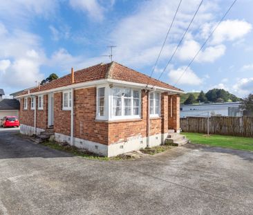 Spacious and Sunny Home in a Superb Location - Photo 3