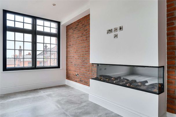 A unique two bedroom loft-style apartment in central Tunbridge Wells - Photo 1
