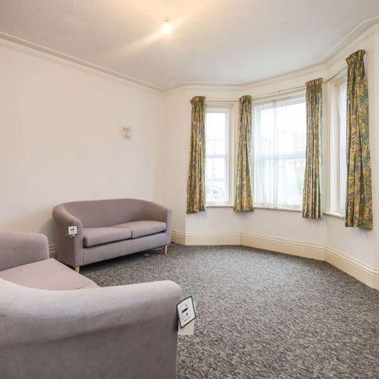 5 bedroom detached house to rent - Photo 1