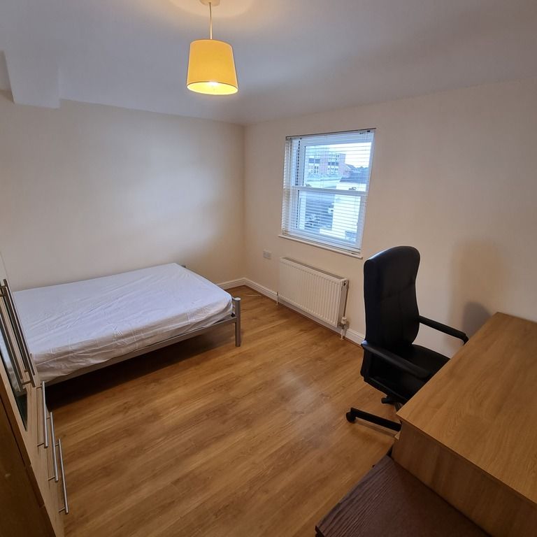 2 Bed Student Accommodation - Photo 1