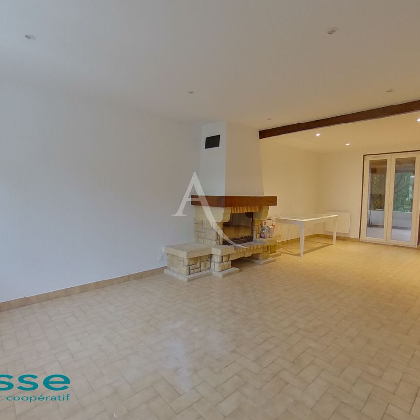 Location Maison 6 pièces 83m² NOISY LE GRAND 93160 - Photo 1