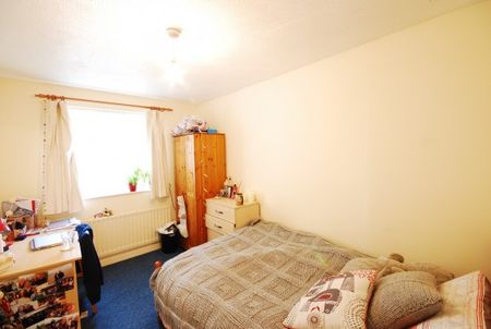 7 Bed - Starbeck Mews, Sandyford - Photo 4