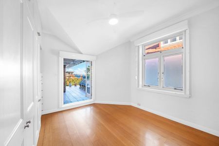 Penthouse Apartment in Prime Location - Photo 4