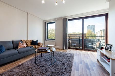 2 Bed Flat, Lion Court, E1W - Photo 2