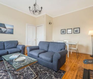 1 bedroom in a flat share to rent - Photo 2