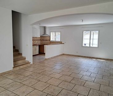 Location - Maison de ville T4 en R+1 de 89 m² avec cour et garage fermé de 20 m² - Photo 3