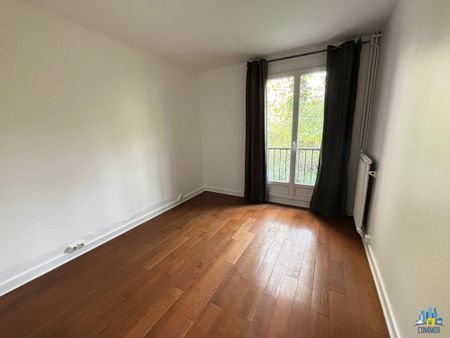 Location Appartement 3 pièces 71m² COURBEVOIE 92400 - Photo 2