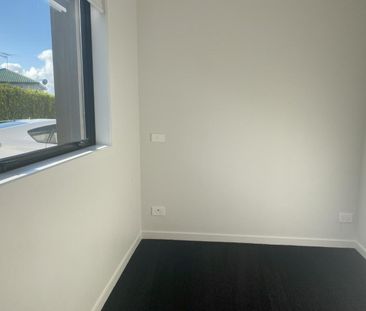 Two storey town-house in Stanmore Bay - Photo 4