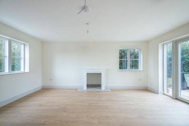 4 bedroom detached house to rent - Photo 1