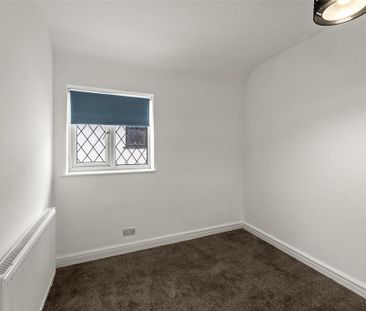 5 bedroom detached house to rent - Photo 4