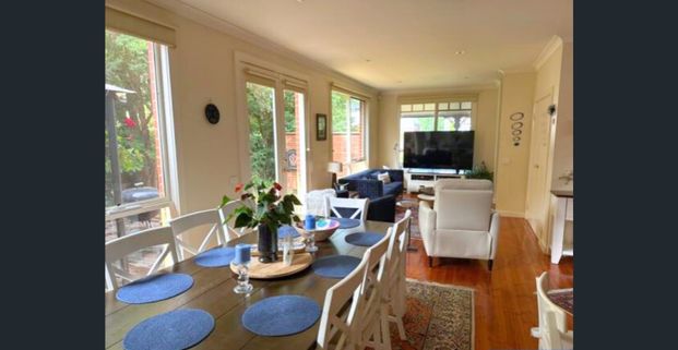 TOWNHOUSE ON TOP OF THE HILL - Photo 1