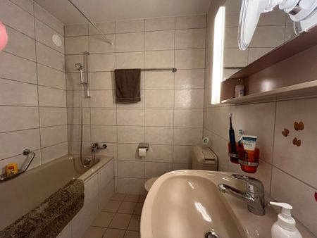 Spacieux 2.5 pièces en cours de rénovation partielle - Photo 2