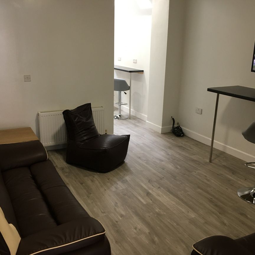 9 Exeter Road - Photo 1