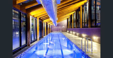 Perfect City Lifestyle on the Bourke! - Photo 2