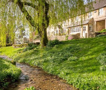 A charming cottage situated in the heart of this very popular Cotsw... - Photo 3