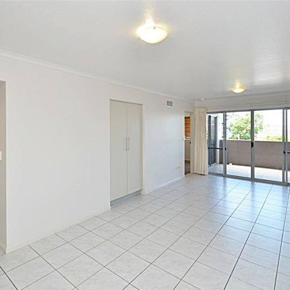 Stylish and Sophisticated Lifestyle Unit close to the CBD - Photo 1