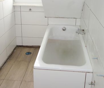 EXKLUSIV RENOVIERT + SANIERT MODERNE HELLE WHG. KOMPLETT LAMINAT WA... - Photo 3