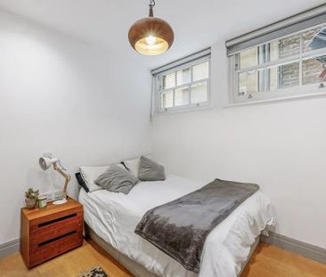 3 Bed Flat, Very Near Castlebar Road Area, W5 - Photo 3