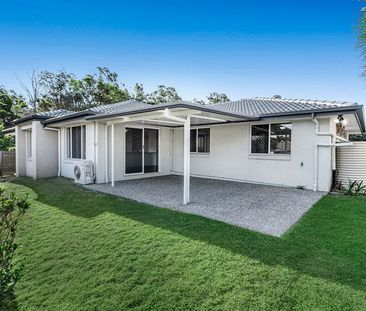 Spacious Bayside Family Home in Leafy Wakerley - Photo 3