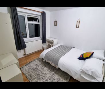 5 Bed Semi-Detached House, Brooks Road, E13 - Photo 6