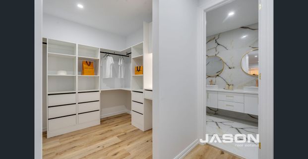 The Jewel of Greenvale - Photo 1