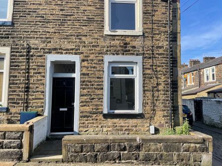 2 bedroom end of terrace house to rent - Photo 5