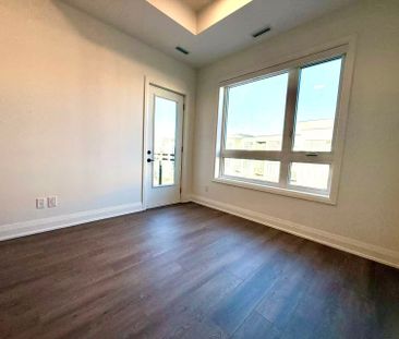 For Lease - 3250 Carding Mill Trail Unit# 520, Oakville, Ontario - Photo 5