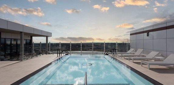 1 Bedroom (Marguerite) - 3405 Boul Le Carrefour, Laval - Photo 2