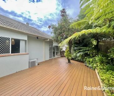 Modern three-bedroom villa - great location - Photo 6