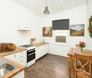 Charming 3-Bedroom Cottage Available for Rent in Central Tatura - Photo 5